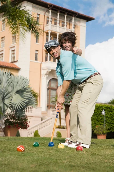 Gelukkig Senior Paar Golfen Groen Gras — Stockfoto