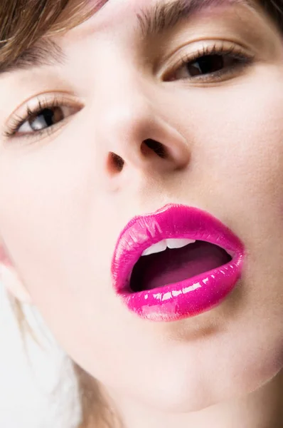 Nahaufnahme Einer Schönen Frau Mit Rosa Lippen — Stockfoto