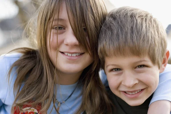 Portrait Young Couple — Stock Photo, Image