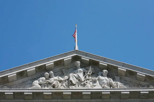 Statue King Building Center City State Most — Stock Photo, Image