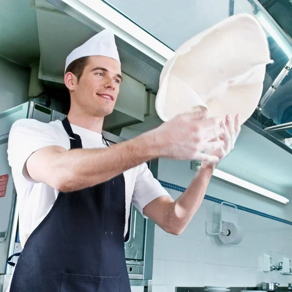 Retrato Joven Con Una Camisa Blanca Uniforme Azul Está Pie —  Fotos de Stock