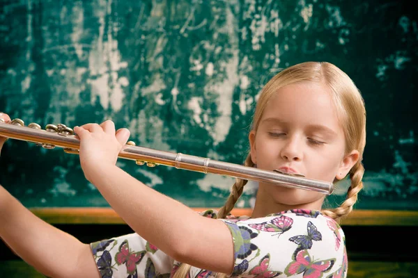 Retrato Uma Bela Menina Tocando Violino — Fotografia de Stock