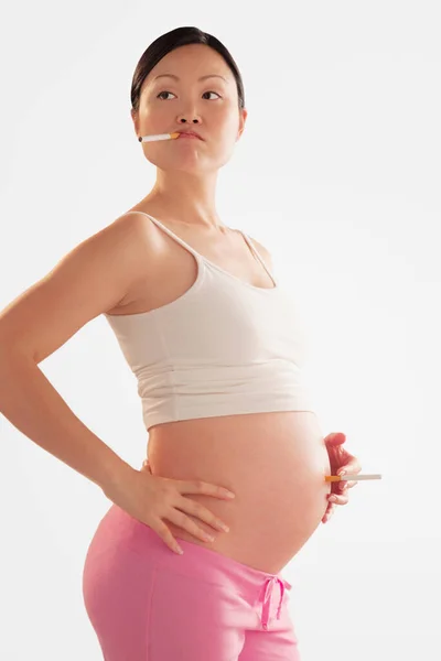 Retrato Una Mujer Embarazada Con Estetoscopio —  Fotos de Stock
