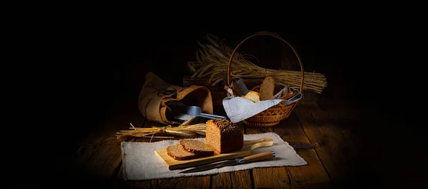 Feuchtes Vollkornbrot Zerkleinert Oder Gemahlen — Stockfoto