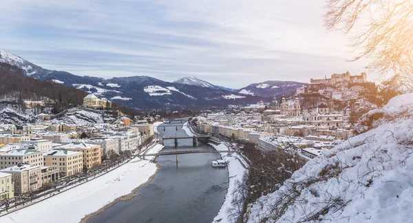 Salzburgi Panoráma Télen Havas Történelmi Központ Napsütés — Stock Fotó