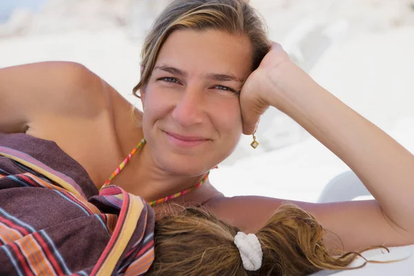 Portrait Young Woman Lying Beach — Stock Photo, Image