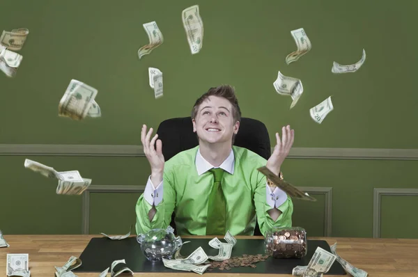Jonge Man Met Geld Hand — Stockfoto