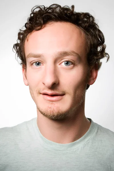 Portret Van Een Knappe Jongeman Met Baard Snor Een Witte — Stockfoto