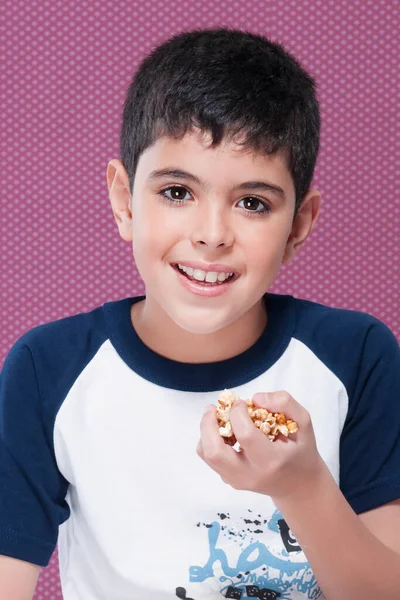 Menino Com Uma Colher Uma Pílula Fundo Branco — Fotografia de Stock