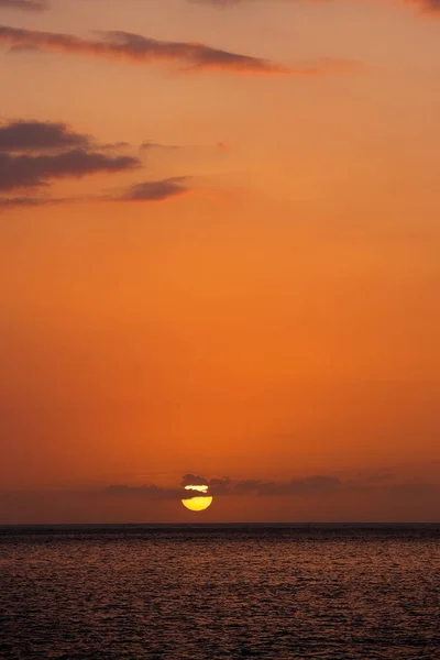 Όμορφο Ηλιοβασίλεμα Πάνω Από Θάλασσα — Φωτογραφία Αρχείου