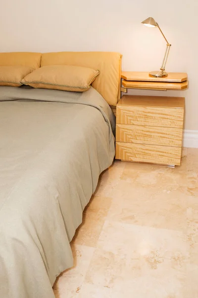 Travesseiro Confortável Decoração Cama Interior Quarto — Fotografia de Stock