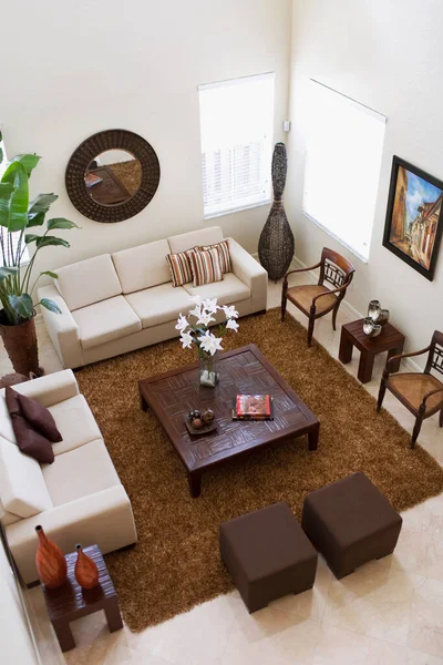 Interior Ruang Tamu Modern Dengan Sofa Dan Perapian — Stok Foto