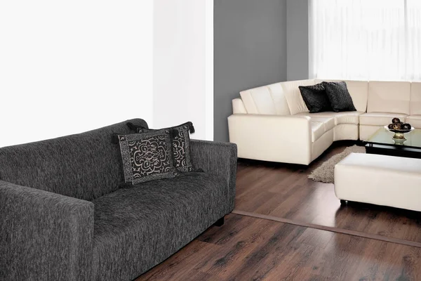 Interior Ruang Tamu Modern Dengan Sofa Dan Meja — Stok Foto