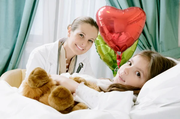 Young Woman Toy Dog Hospital — Stock Photo, Image
