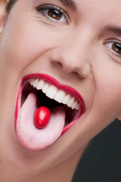 Gros Plan Une Jeune Femme Aux Lèvres Rouges — Photo
