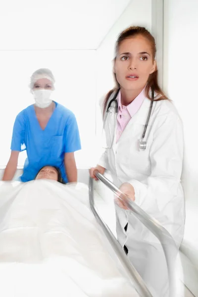 Läkare Och Patient Sjukhus — Stockfoto