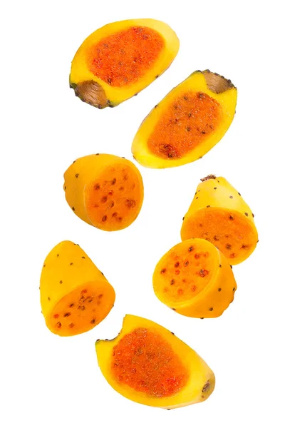 Frutas Cortadas Voladoras Frutos Aislados Opuntia Voladora Para Embalaje Publicidad —  Fotos de Stock