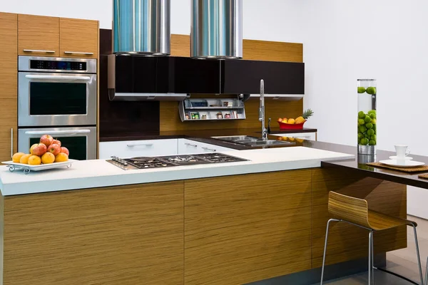 Interior Cozinha Moderna Com Paredes Brancas Azuis Piso Madeira Renderização — Fotografia de Stock