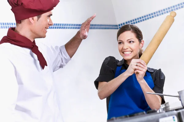 Ung Kock Uniform Och Kock Köket — Stockfoto