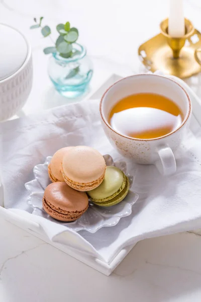 Macarons Dessert Tasse Thé Sur Table Blanche — Photo