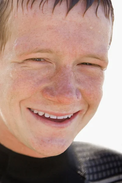 Close Retrato Jovem Com Sorriso — Fotografia de Stock