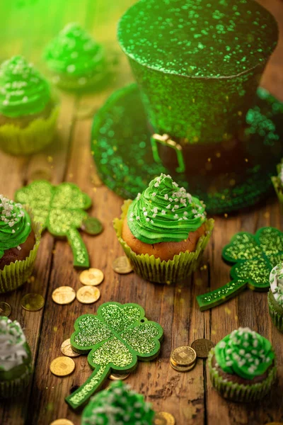 Happy Patrick Day Cupcake Verdi Con Trifoglio Cappello Leprecauno Uno — Foto Stock