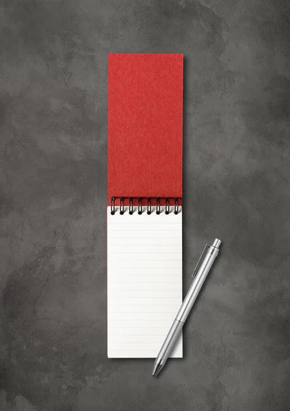 Blanco Open Spiraal Notebook Pen Mockup Geïsoleerd Donkere Betonnen Achtergrond — Stockfoto