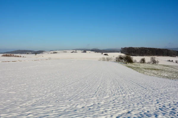 Paisagem Neve Com Campos Nevoeiro Vale Com Céu Azul Spessart — Fotografia de Stock