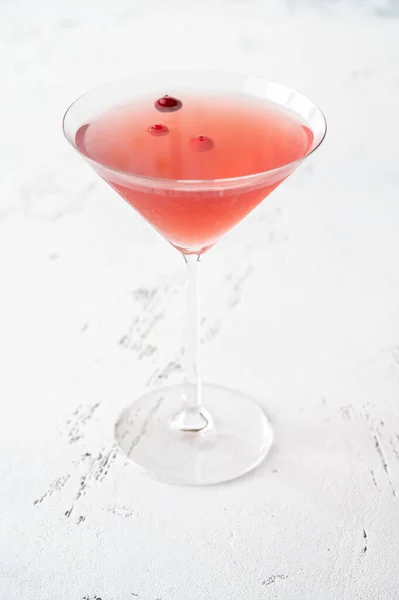 Glas Rode Cocktail Een Witte Achtergrond — Stockfoto