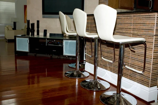 Interior Cozinha Moderna Com Cadeiras Mesa — Fotografia de Stock