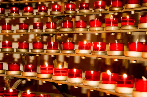 Bougies Rouges Dans Église — Photo