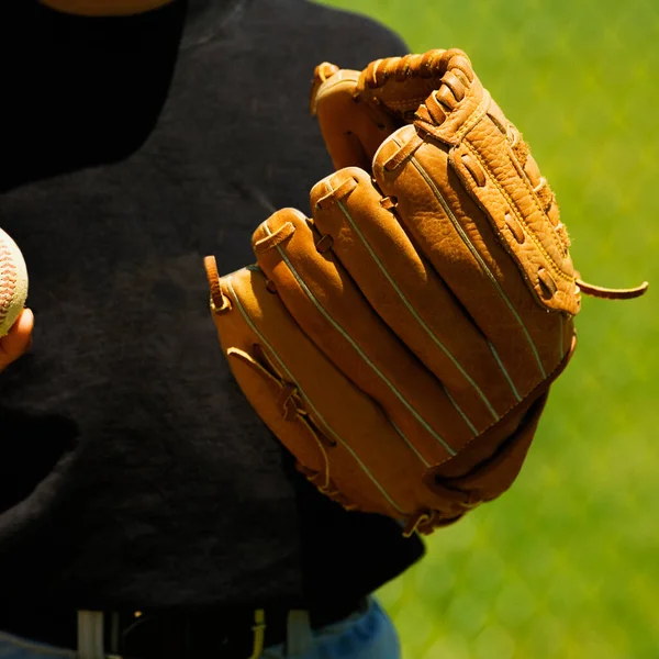Középső Rész Nézet Egy Baseball Játékos Visel Baseball Kesztyű — Stock Fotó
