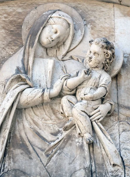 Bas Relief Representing Virgin Mary Baby Jesus Cathedral Martino Lucca — Stock Photo, Image