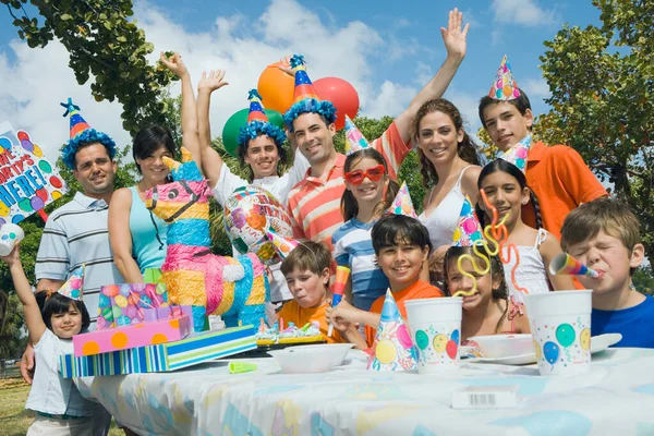 Crianças Felizes Divertindo Praia — Fotografia de Stock