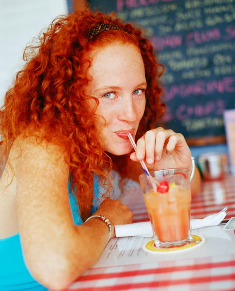 Portrait Young Woman Drinking Juice Help Drinking Straw Bermuda — Stock Photo, Image