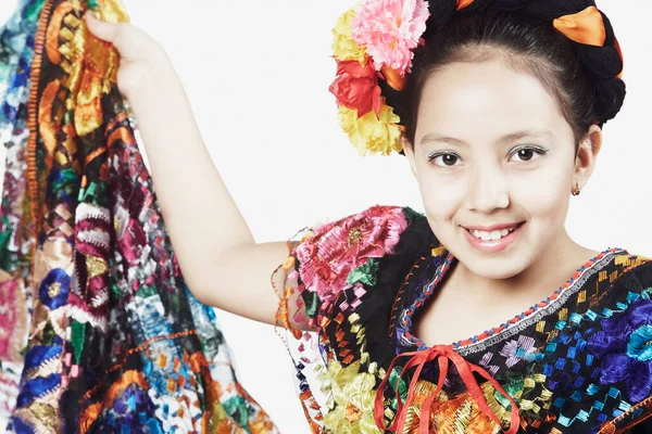 Retrato Una Hermosa Joven Con Una Corona Flores — Foto de Stock