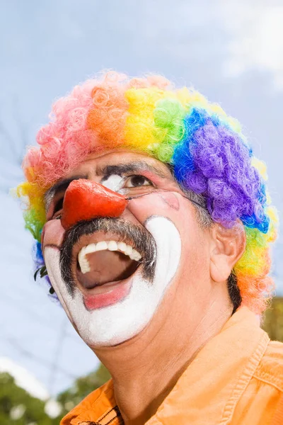 Портрет Счастливого Человека Клоунским Лицом — стоковое фото