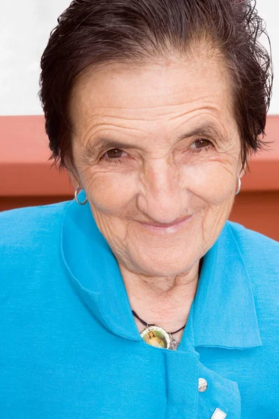 Retrato Uma Bela Mulher Sênior — Fotografia de Stock