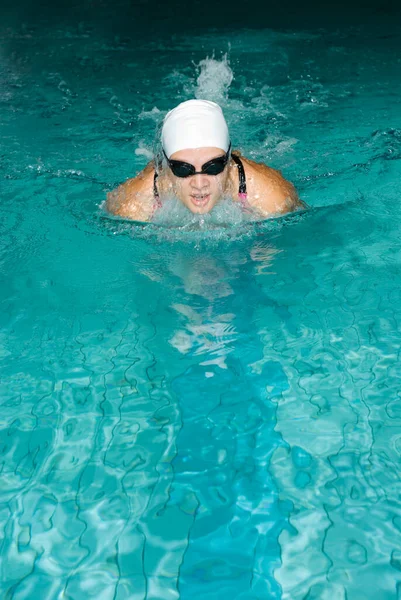 Jovem Mulher Maiô Com Óculos Piscina — Fotografia de Stock