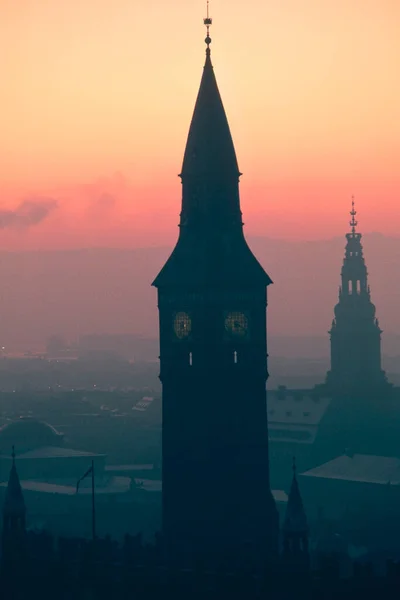 Σιλουέτα Πύργου Ρολογιού Σούρουπο Δημαρχείο Κοπεγχάγη Δανία — Φωτογραφία Αρχείου