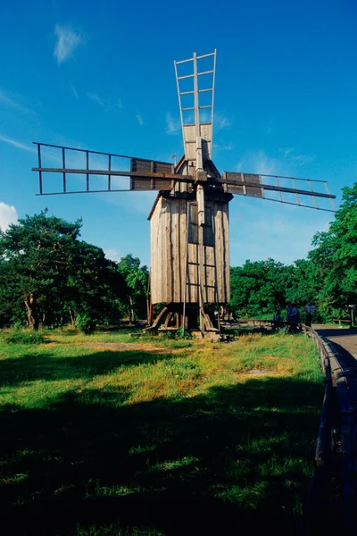 Tiefansicht Einer Windmühle Auf Einer Landschaft Stockholm Schweden — Stockfoto