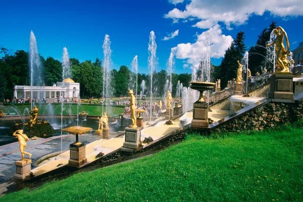 Fonteinen Tuin Van Een Paleis Peterhof Grand Palace Sint Petersburg — Stockfoto