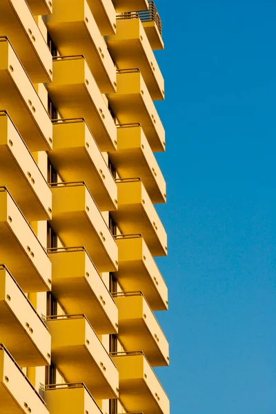Χαμηλή Γωνία Άποψη Των Μπαλκόνια Ένα Κτίριο Μαϊάμι Φλόριντα Ηπα — Φωτογραφία Αρχείου