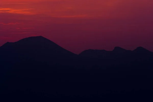 Belo Pôr Sol Nas Montanhas — Fotografia de Stock