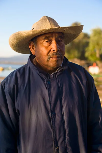 Портрет Пожилого Человека Шляпе Голубой Рубашке — стоковое фото