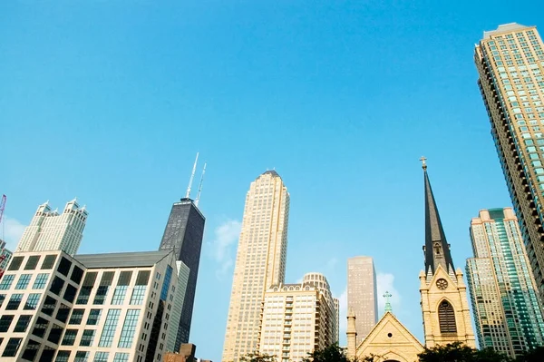 Вид Низкого Угла Церковь Чикаго Иллинойс Сша — стоковое фото