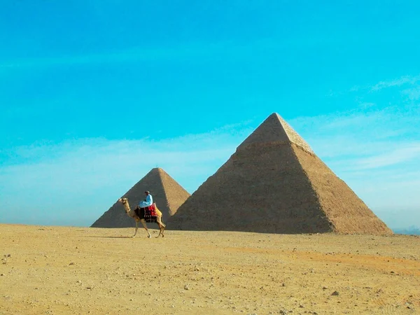 Pirâmides Gizé Deserto — Fotografia de Stock