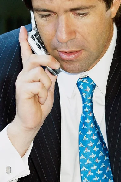 Бизнесмен Разговаривает Телефону — стоковое фото