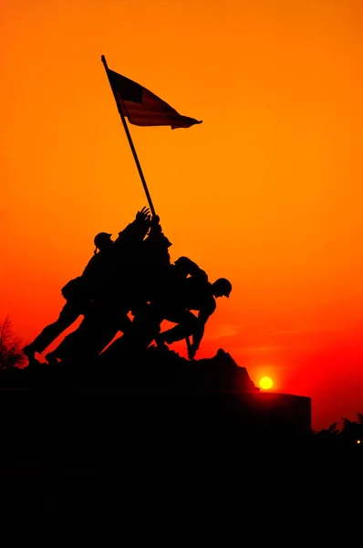 Låg Vinkel Syn Ett Krigsmonument Iwo Jima Memorial Virginia Usa — Stockfoto