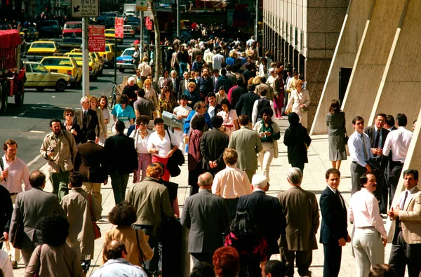 Πλήθη Στο New York City Srteet Στο Κεντρικό Μανχάταν — Φωτογραφία Αρχείου